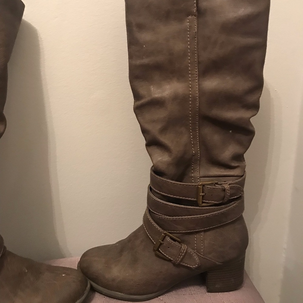 Boots- Size 8